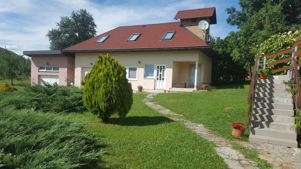 Apartment Oreskovic Otočac Eksteriør bilde