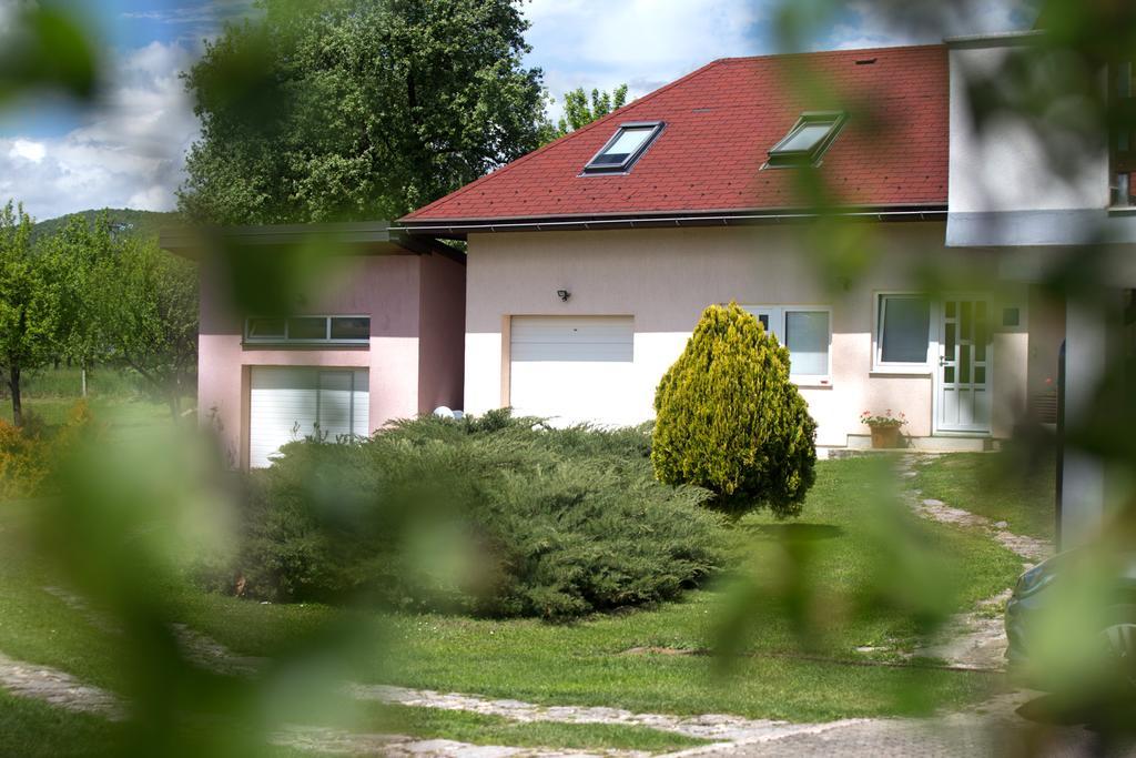Apartment Oreskovic Otočac Eksteriør bilde