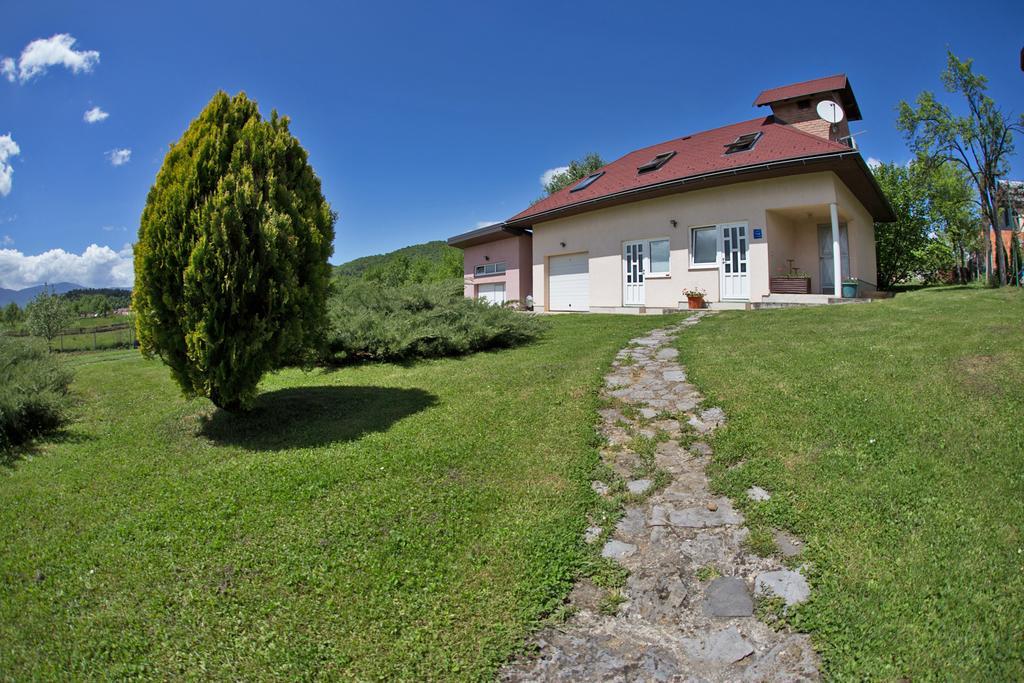 Apartment Oreskovic Otočac Eksteriør bilde