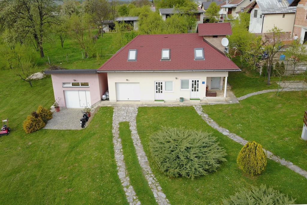 Apartment Oreskovic Otočac Eksteriør bilde