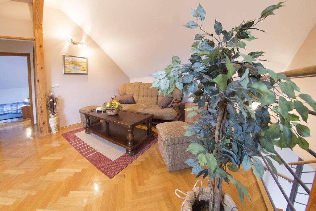 Apartment Oreskovic Otočac Eksteriør bilde