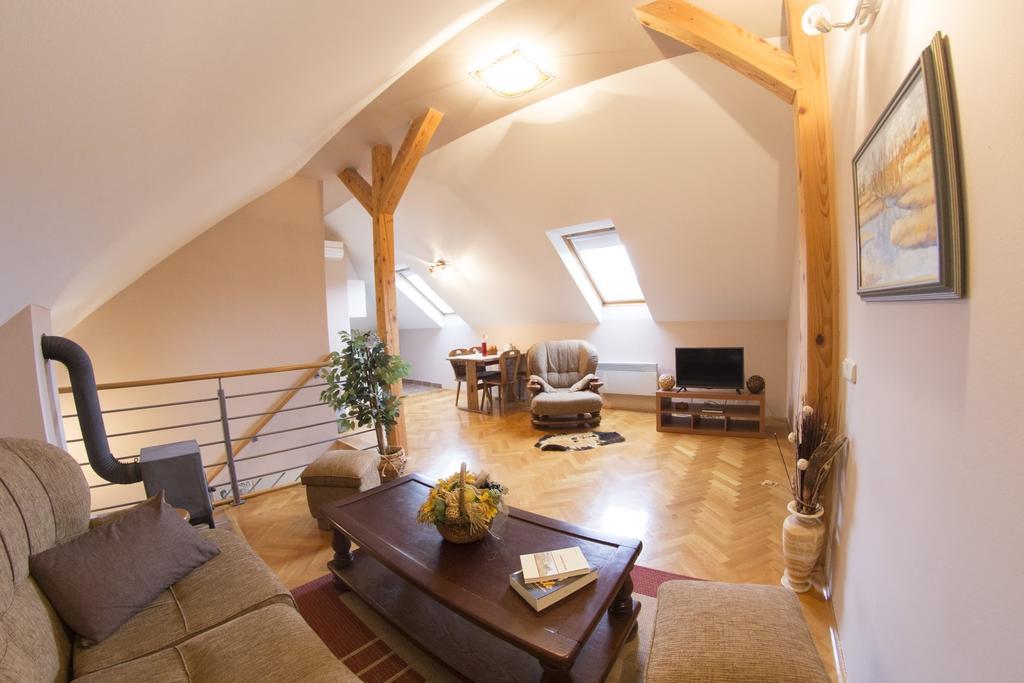 Apartment Oreskovic Otočac Eksteriør bilde